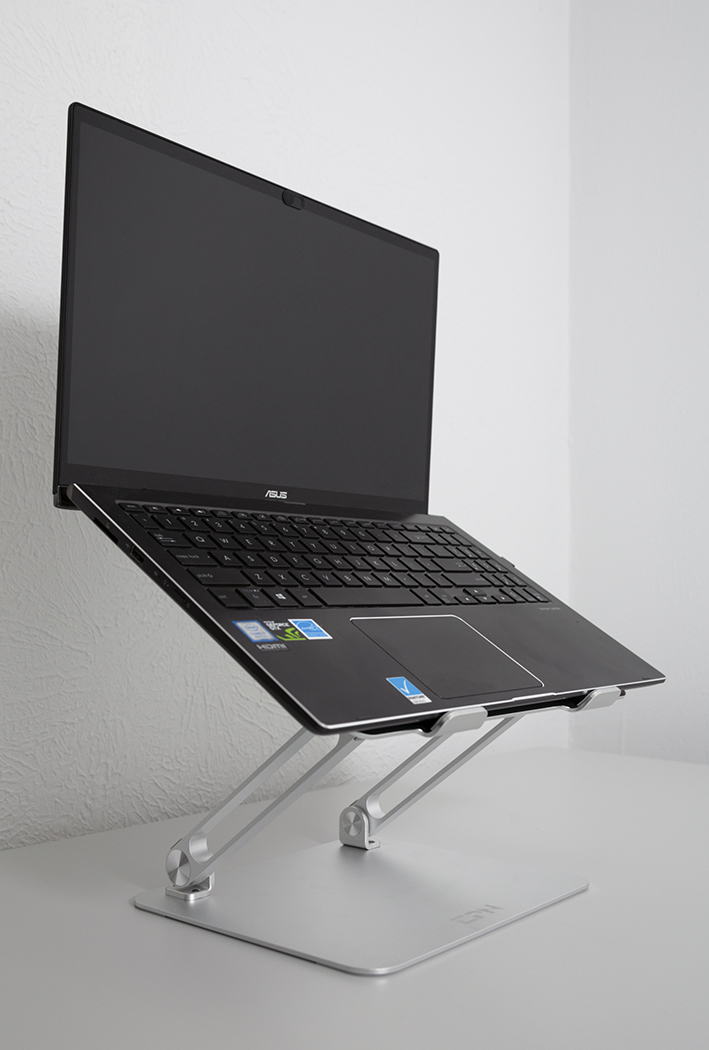 BodyBilt Laptop Stand in Silver with Laptop